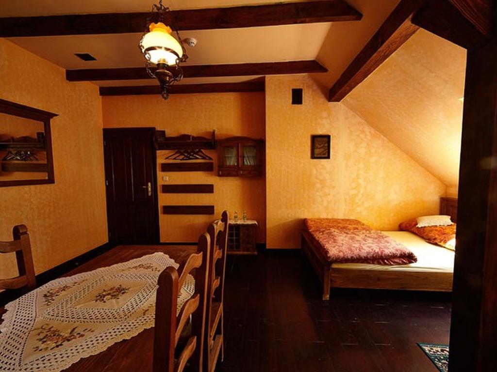 Stylowy Zajazd Pod Czarnym Kogutem Czarna  Habitación foto