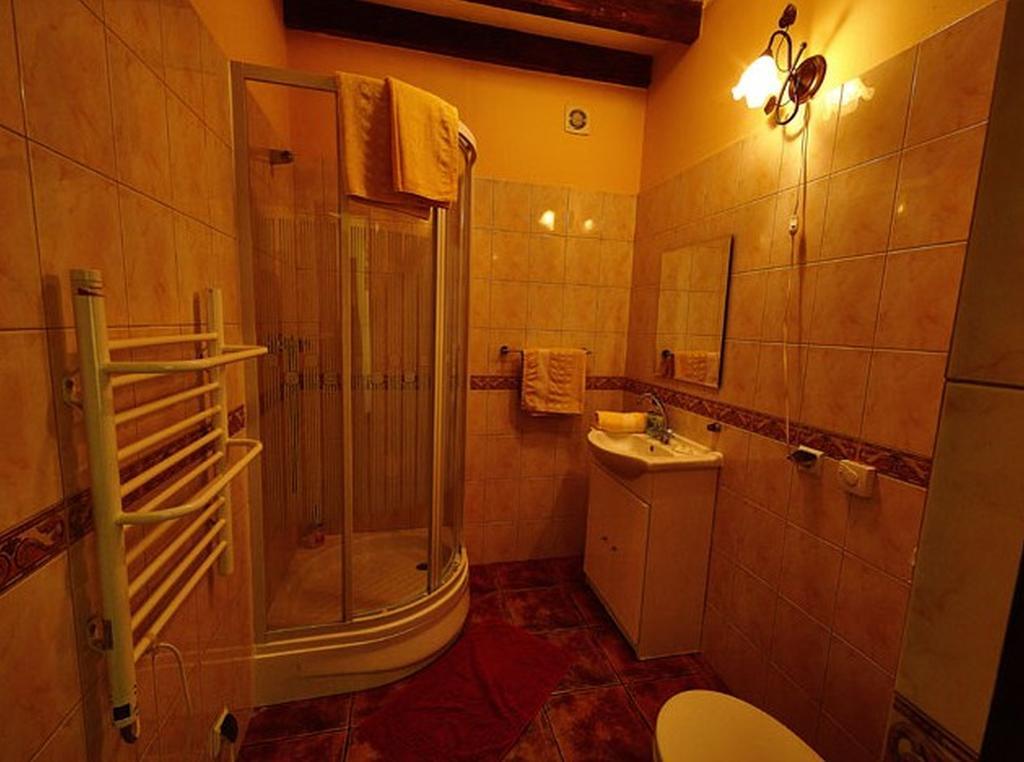 Stylowy Zajazd Pod Czarnym Kogutem Czarna  Habitación foto